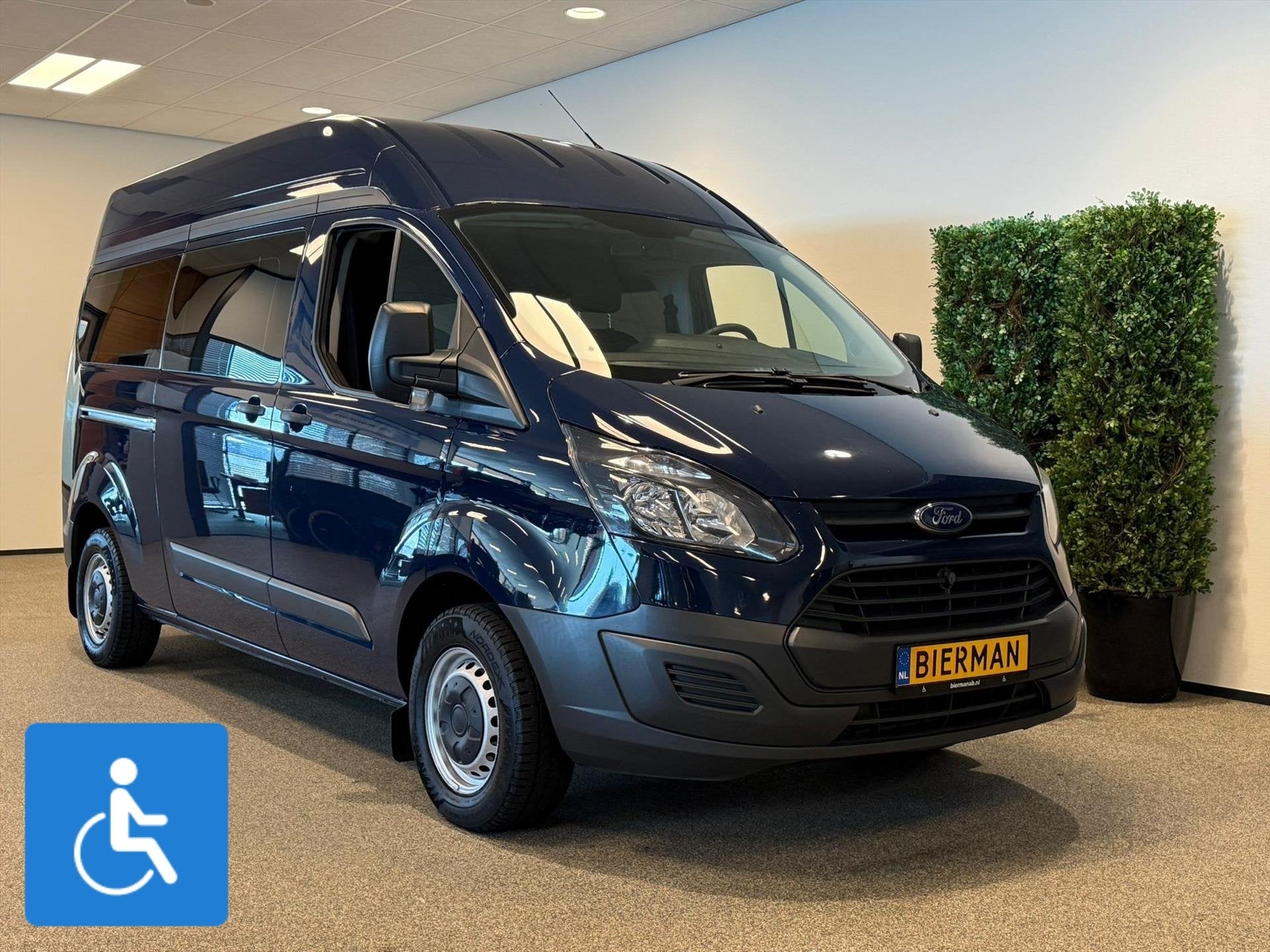 Ford Transit Custom L2H2 Rolstoelbus (airco achterin), Auto's, 12 maanden, Stof, Zwart, 4 cilinders