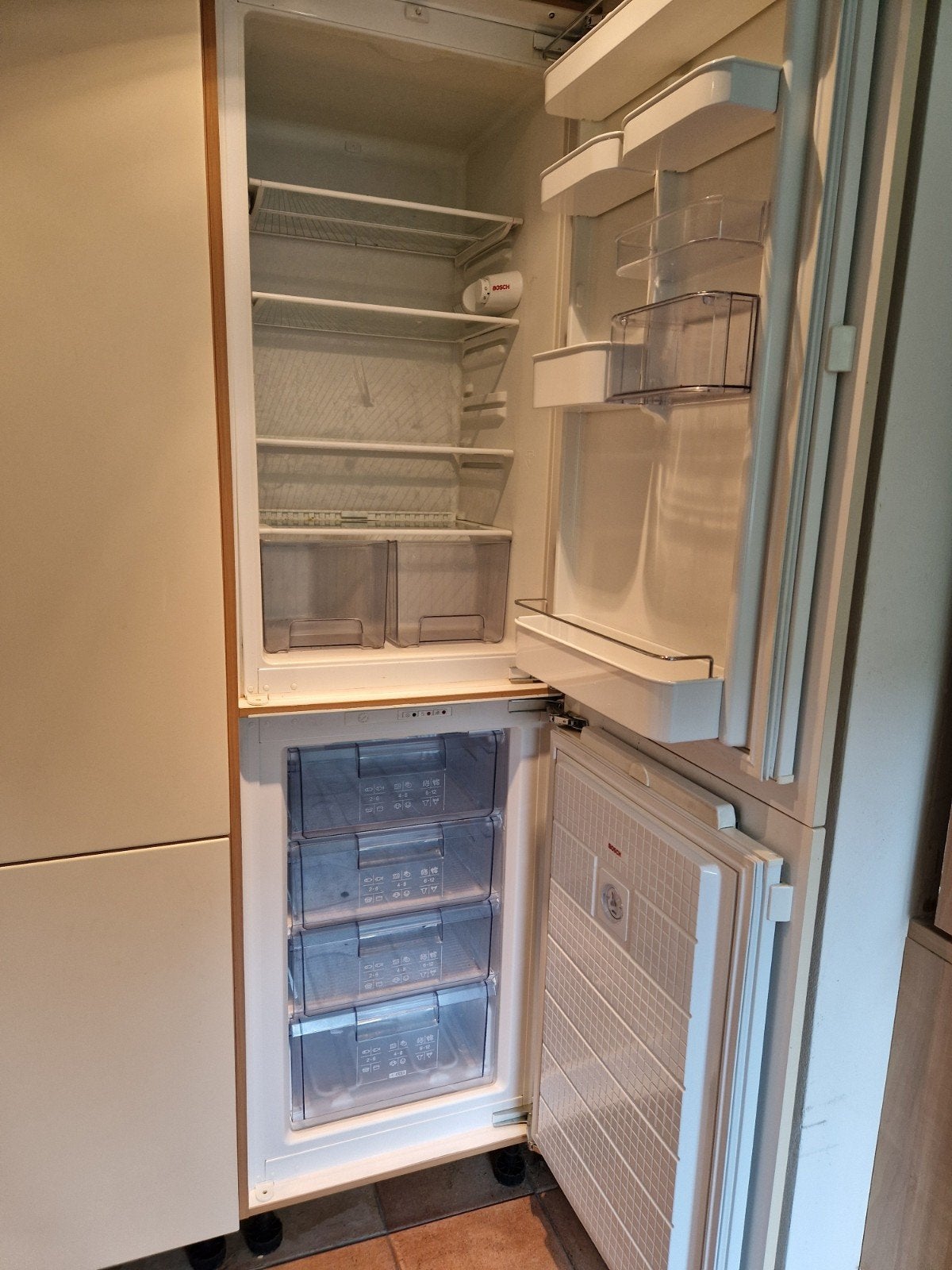 Bosch inbouw koelkast en vriezer, Ophalen, Gebruikt, 200 liter of meer, Met aparte vriezer