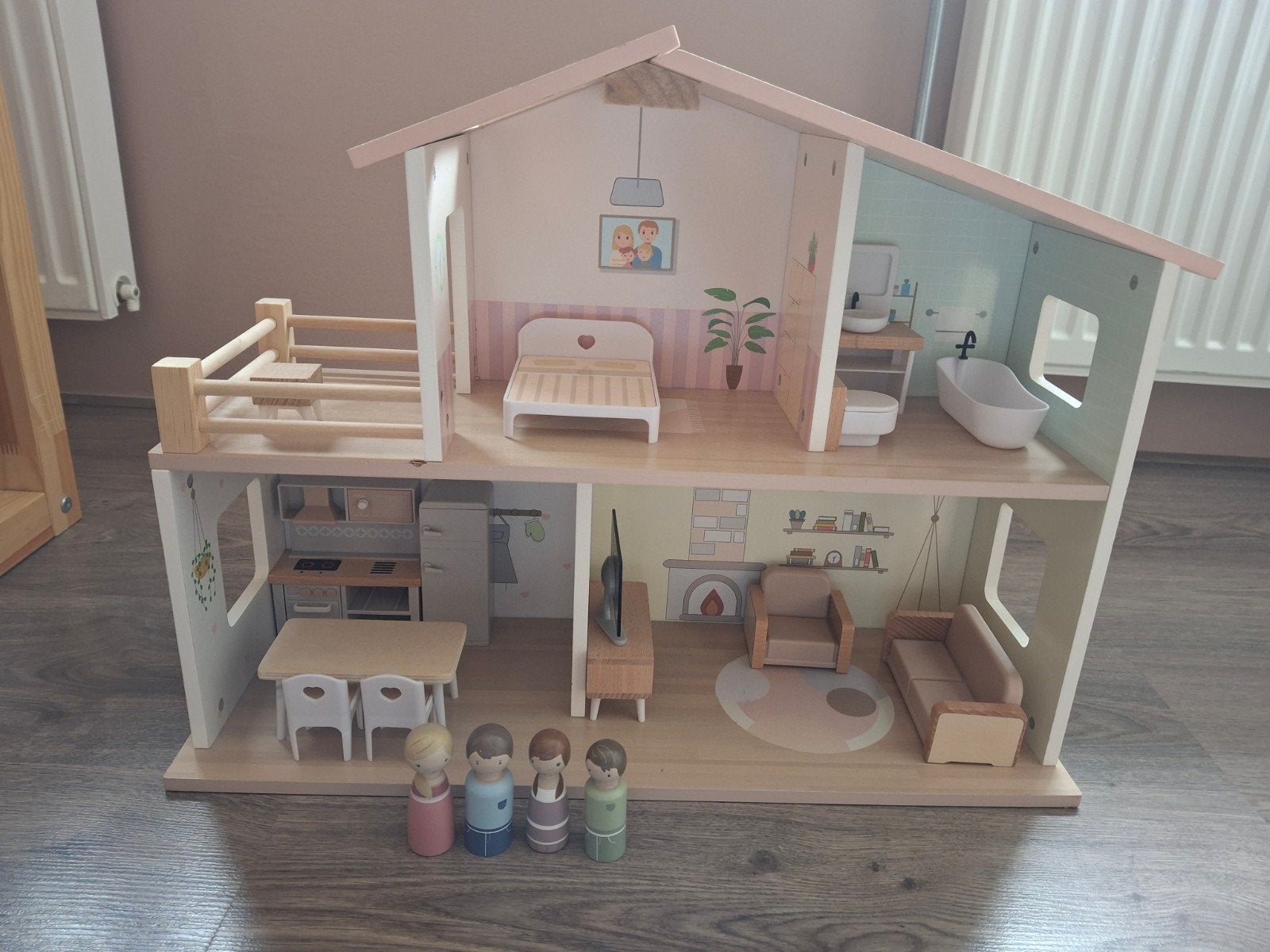Poppenhuis met poppetjes, Ophalen, Zo goed als nieuw, Poppenhuis