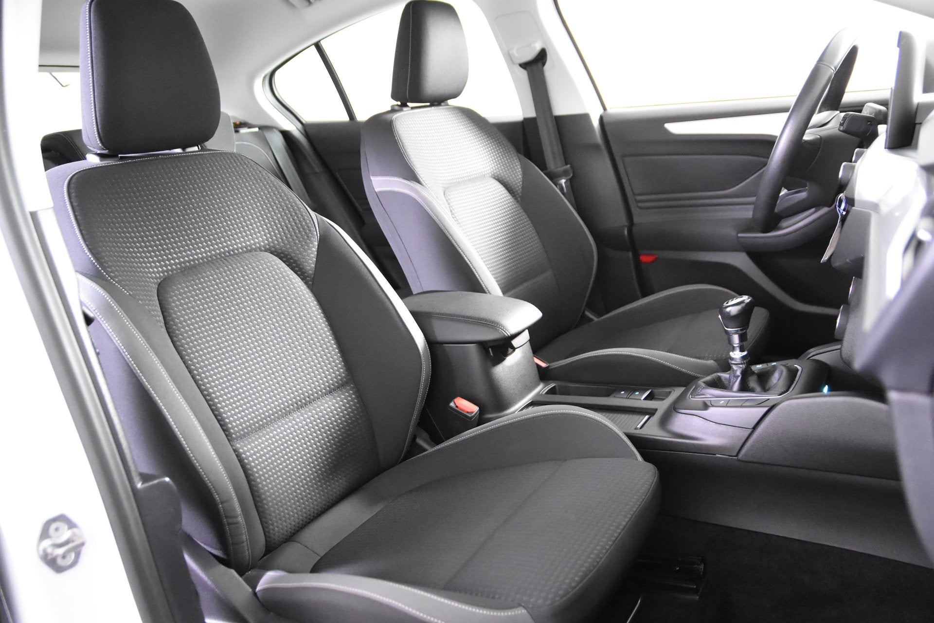 Ford Focus Edition *Navigatie*Airco*PDC* (bj 2019), Gebruikt, Wit, Bedrijf, Handgeschakeld