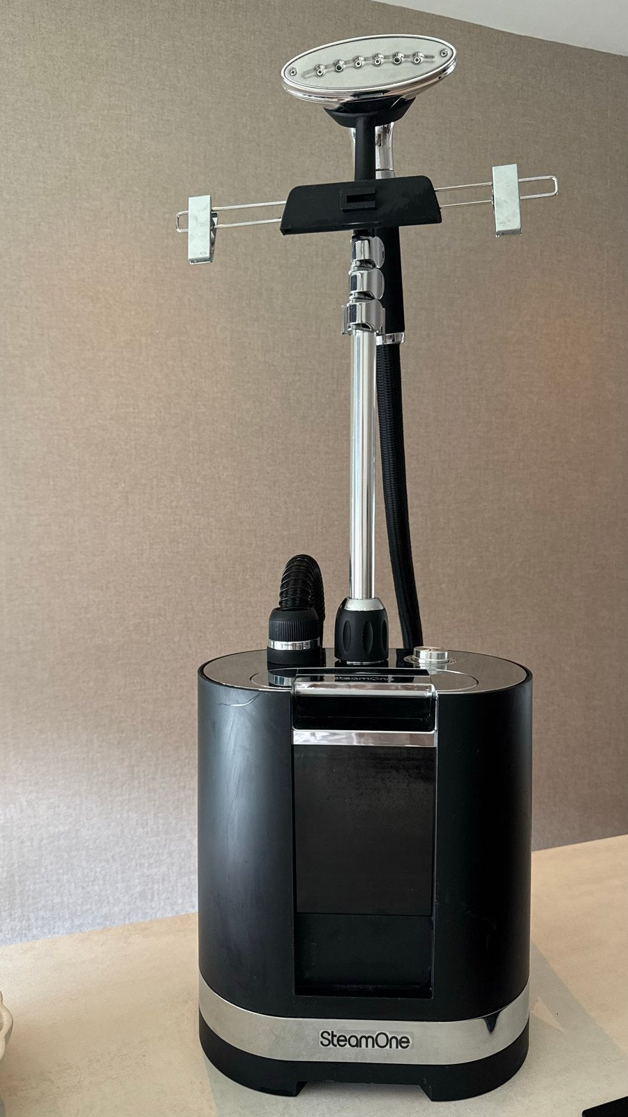 SteamOne Kledingstomer, Ophalen, Zo goed als nieuw, Strijkijzer met snoer