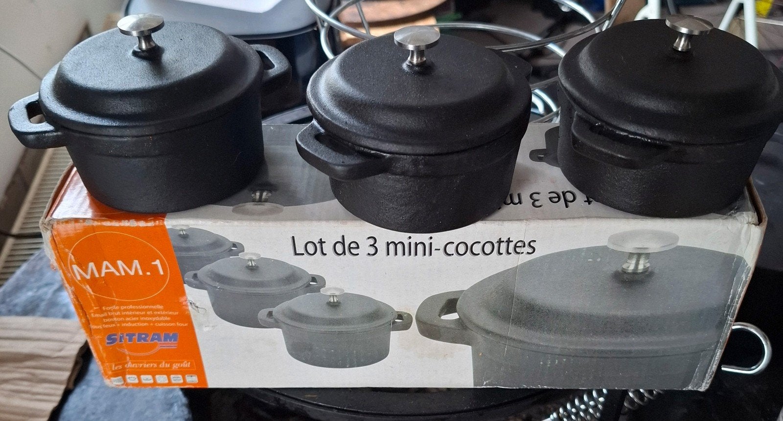 Set van 3 mini Dutch Ovens / cocottes - Gietijzer, Ophalen of Verzenden, Zo goed als nieuw, Met deksel, Overige merken