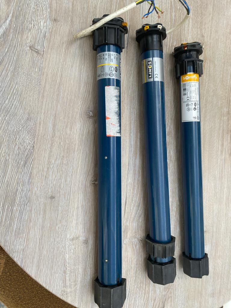 Somfy Rolluikmotoren (3 stuks) - Elektrische Bediening, Doe-het-zelf en Verbouw, Rolluiken, Gebruikt, Overige kleuren, Ophalen of Verzenden