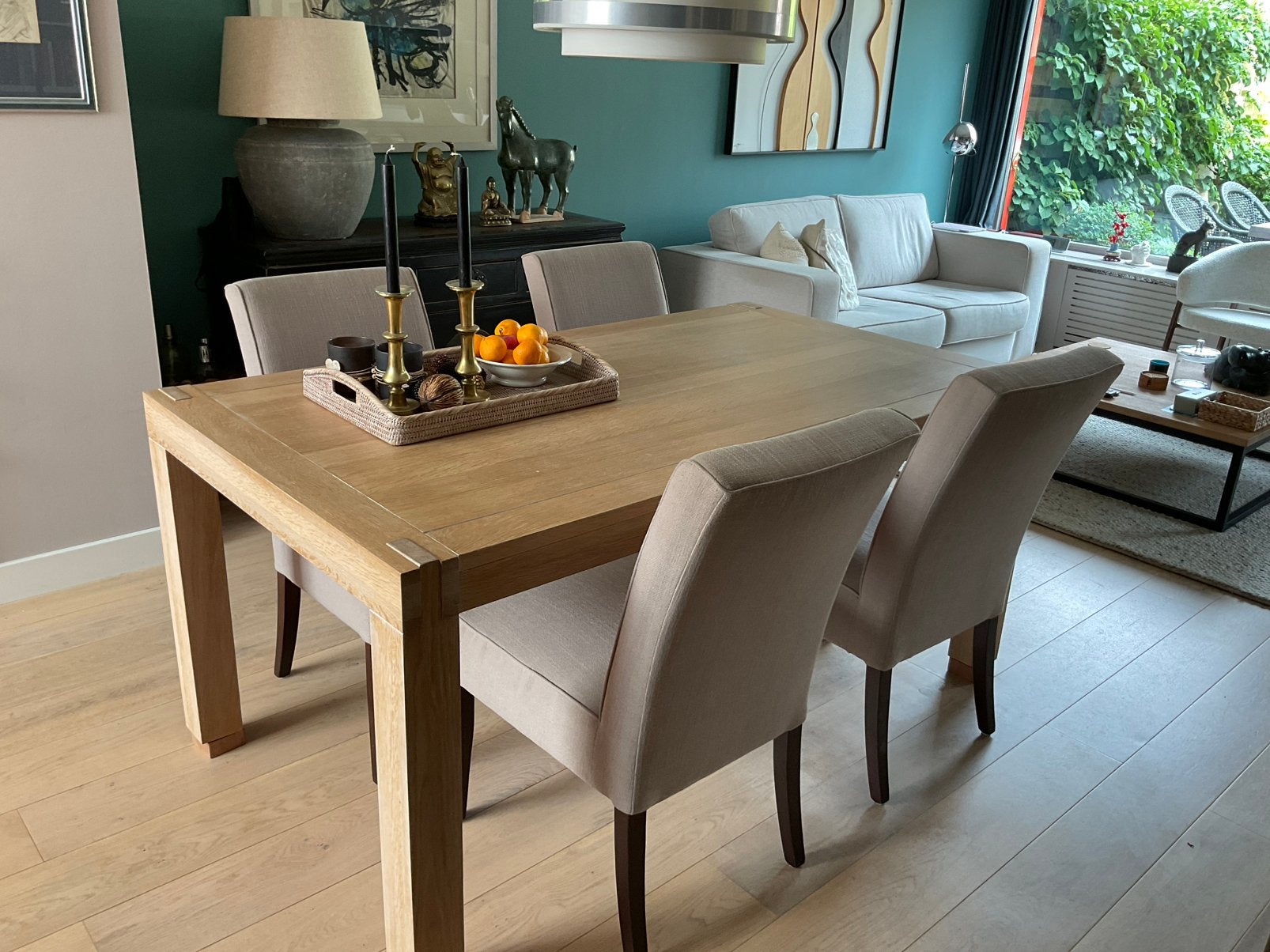 Eiken eettafel met taupe linnen look stoelen, Huis en Inrichting, Tafels | Eettafels, Eikenhout, Zo goed als nieuw, 150 tot 200 cm