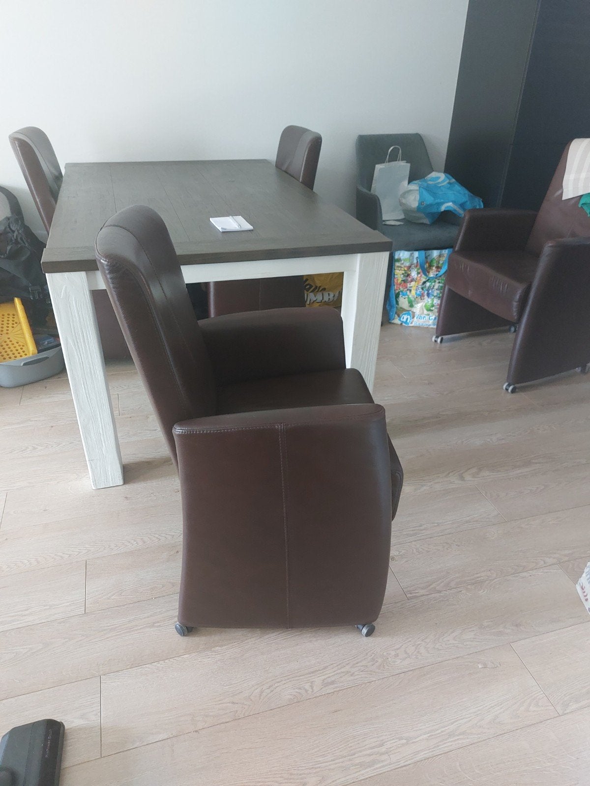 4 Leren eetkamerstoelen met wieltjes - Bruin, Ophalen, Gebruikt, Bruin, Leer