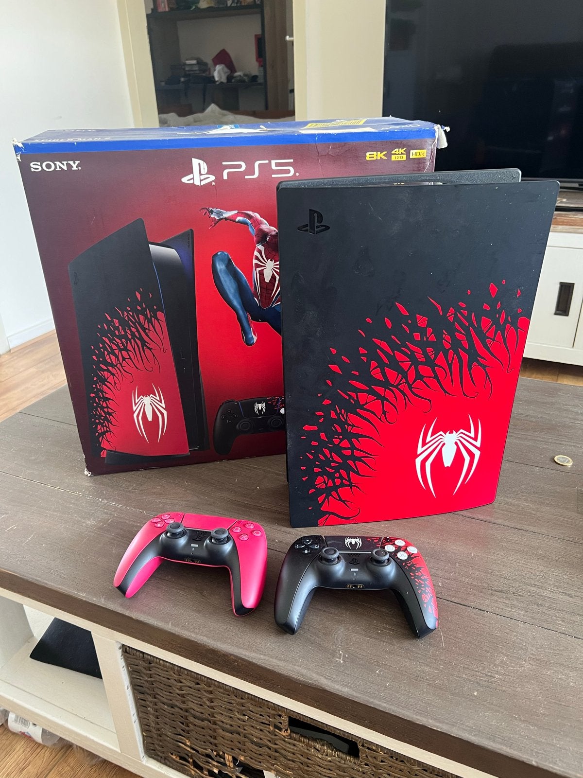 PS5 Spider-Man Limited Edition met 2 controllers, Ophalen, Zo goed als nieuw