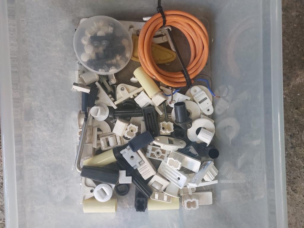 Te koop diverse rolluik benodigheden, Doe-het-zelf en Verbouw, Rolluiken, Ophalen, Wit, Minder dan 100 cm, Minder dan 100 cm