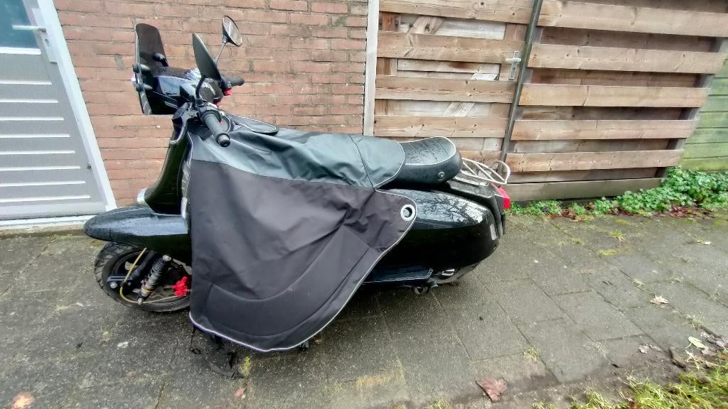 Mooie scooter regenhoes, Ophalen of Verzenden, Zo goed als nieuw