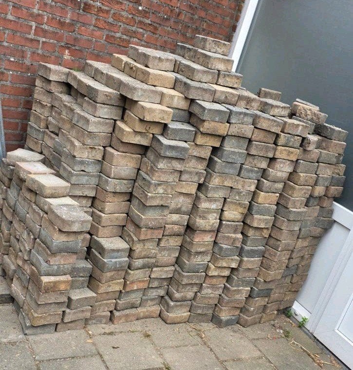 Gebruikte betonklinkers voor terras of oprit, Ophalen, Gebruikt, Klinkers, 10 m² of meer
