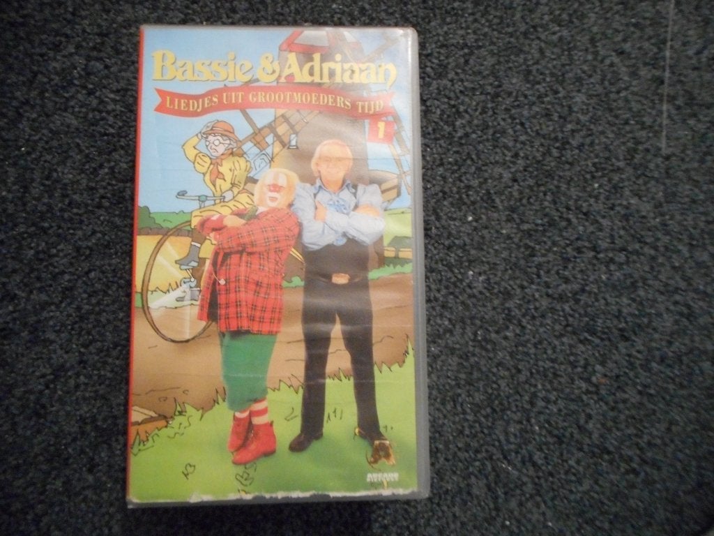 BASSIE & ADRIAAN Liedjes uit Grootmoederstijd Box-set VIDEO!, Alle leeftijden, Verzenden, Zo goed als nieuw, Nederlandstalig