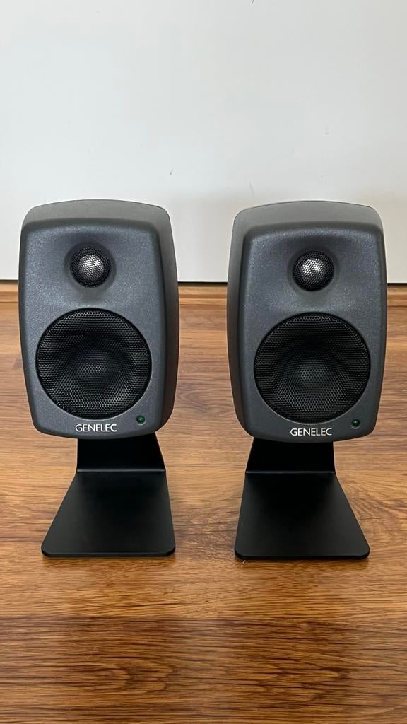 Genelec 8010A Bi-Amp Monitoring Systeem met Stands, Audio, Tv en Foto, Luidsprekers, Overige merken, Verzenden, Zo goed als nieuw