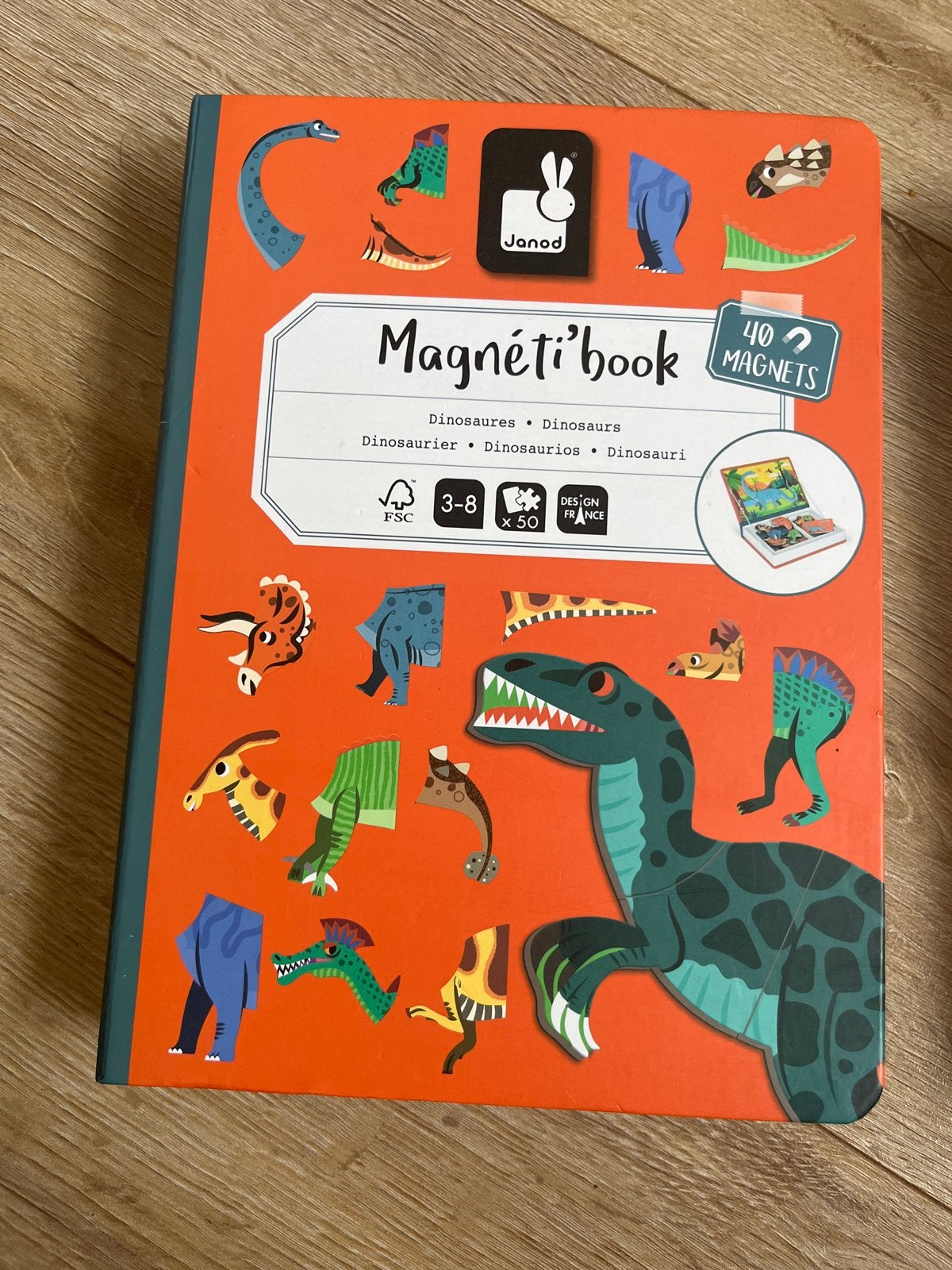 Janod Magnéti'book Dinosaurus - Compleet en weinig gebruikt, Kinderen en Baby's, Speelgoed | Educatief en Creatief, Ophalen, Zo goed als nieuw