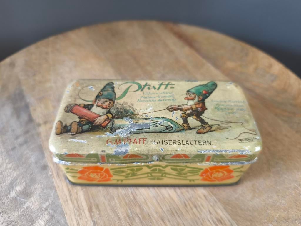 Pfaff Naaimachine Blikje Kabouters Art Nouveau, Verzamelen, Ophalen of Verzenden