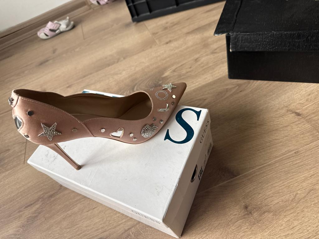 Guess, Kleding | Dames, Schoenen, Ophalen of Verzenden, Zo goed als nieuw, Zwart, Sneakers of Gympen