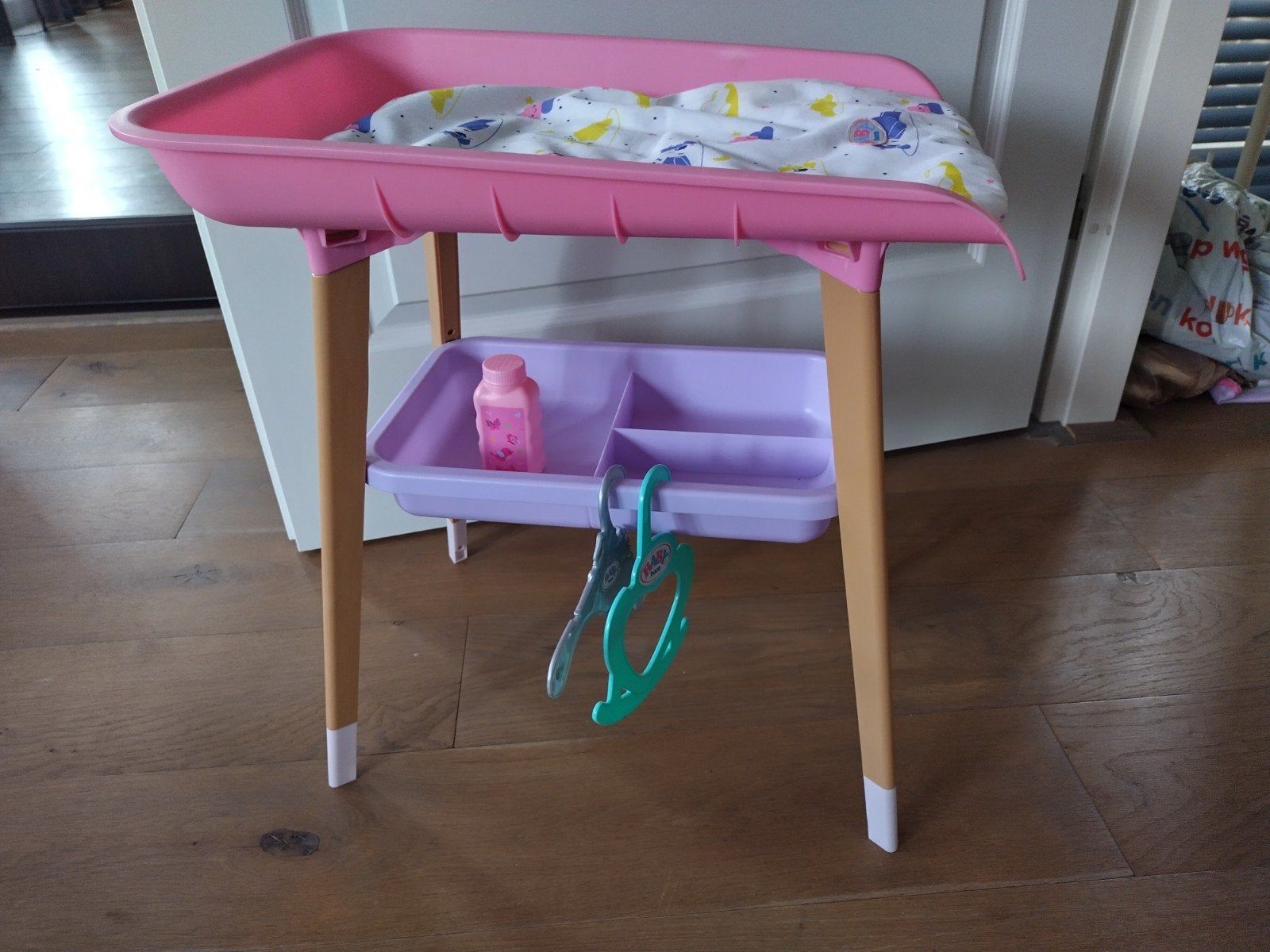 Baby Born luiertafel/verkleed tafel, Ophalen, Gebruikt
