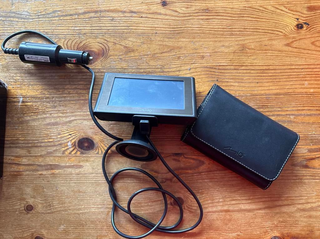 Mio navigatie met houder en oplader, Auto diversen, Autonavigatie, Ophalen of Verzenden, Gebruikt