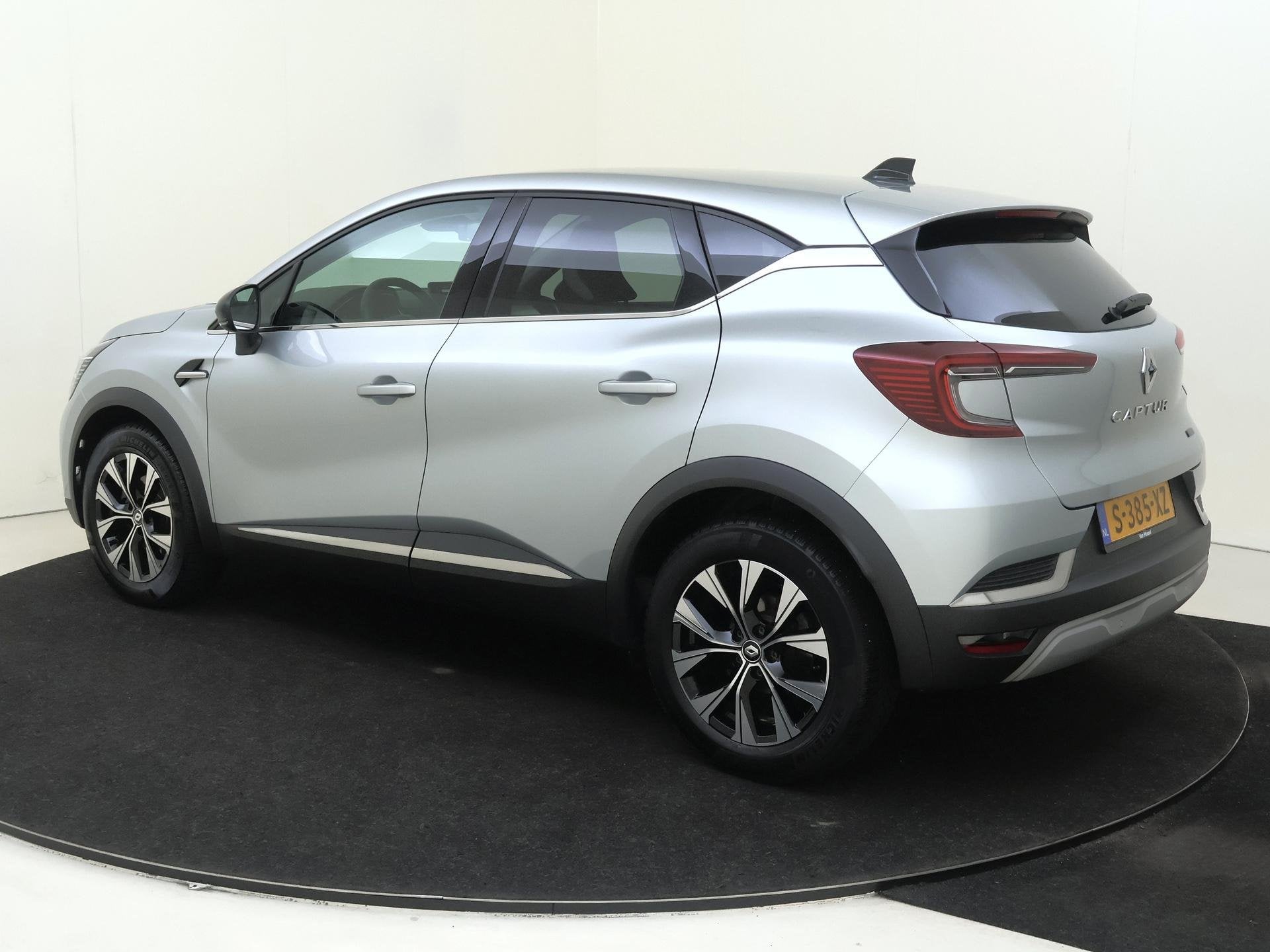 Renault Captur 1.6 E-Tech Full Hybrid Techno 145PK | Automaa, Auto's, Dealer onderhouden, Gebruikt, 715 kg, Leder en Stof