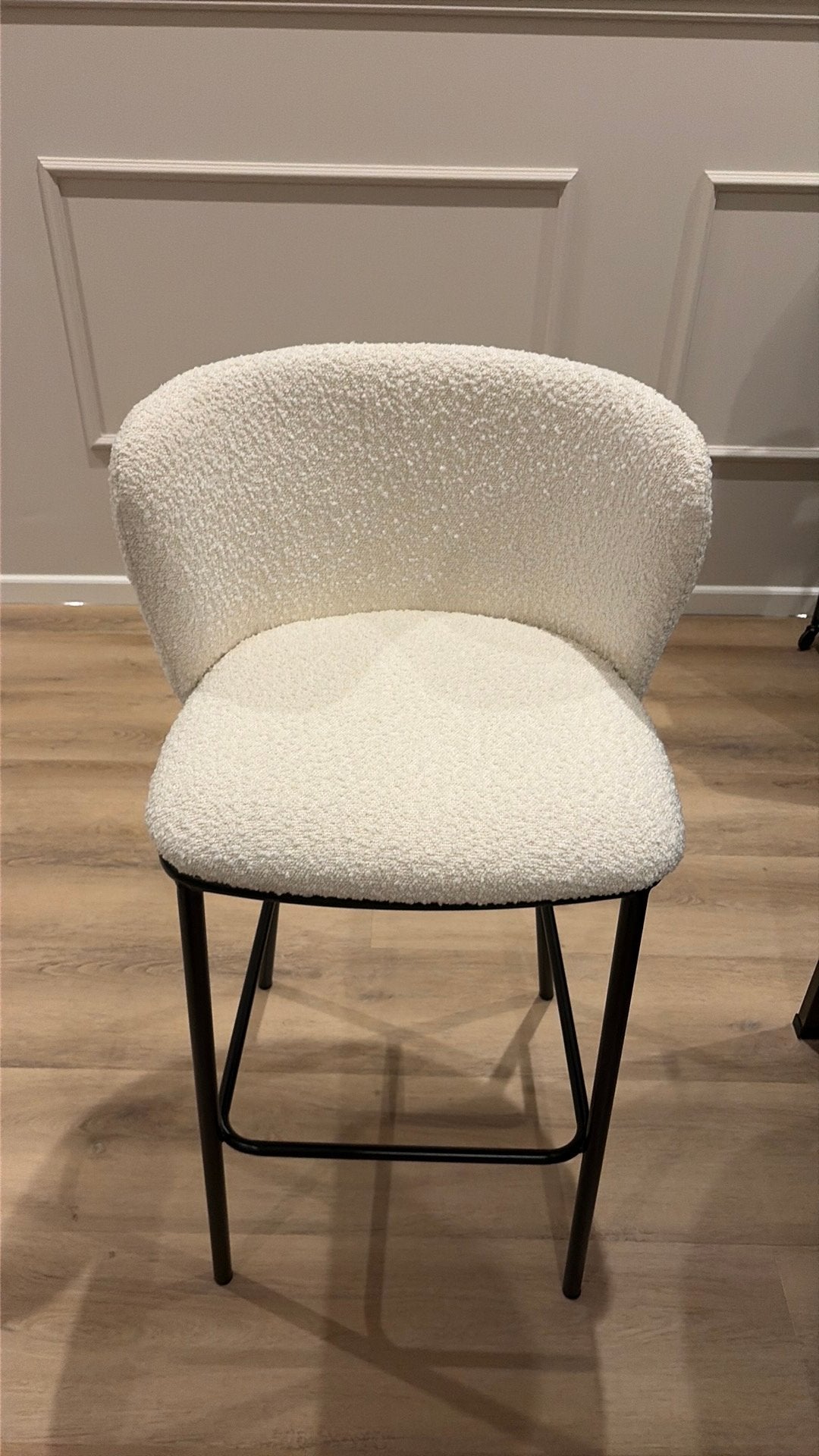 Kave Home barstoelen - Zo goed als nieuw (2 stuks), Ophalen, Twee, Wit, Zo goed als nieuw
