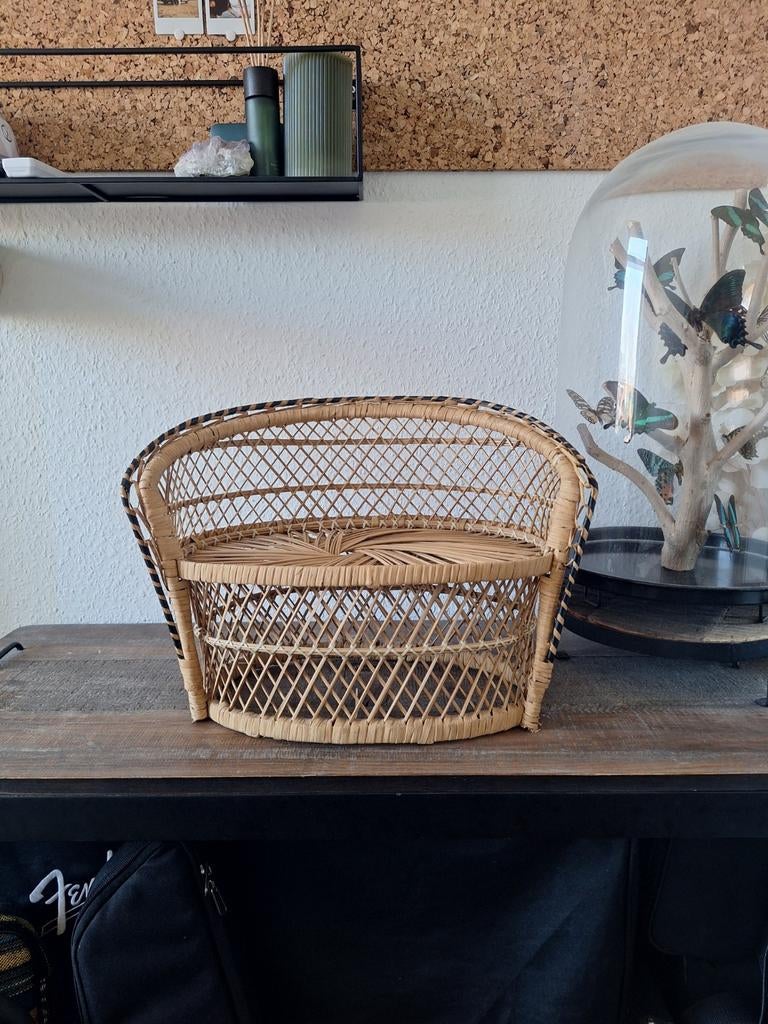 Vintage rotan poppenbankje / plantenstandaard, Ophalen of Verzenden