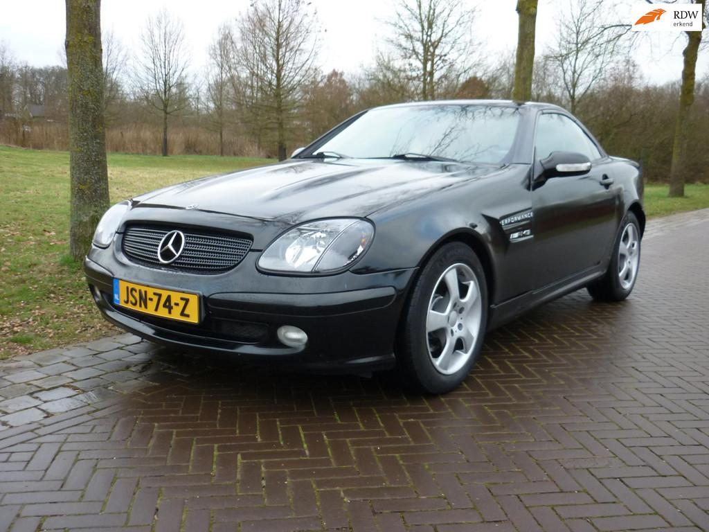Mercedes-Benz SLK-klasse 230 compressorautomaat., Auto's, Mercedes-Benz, Achterwielaandrijving, Gebruikt, Zwart, 4 cilinders