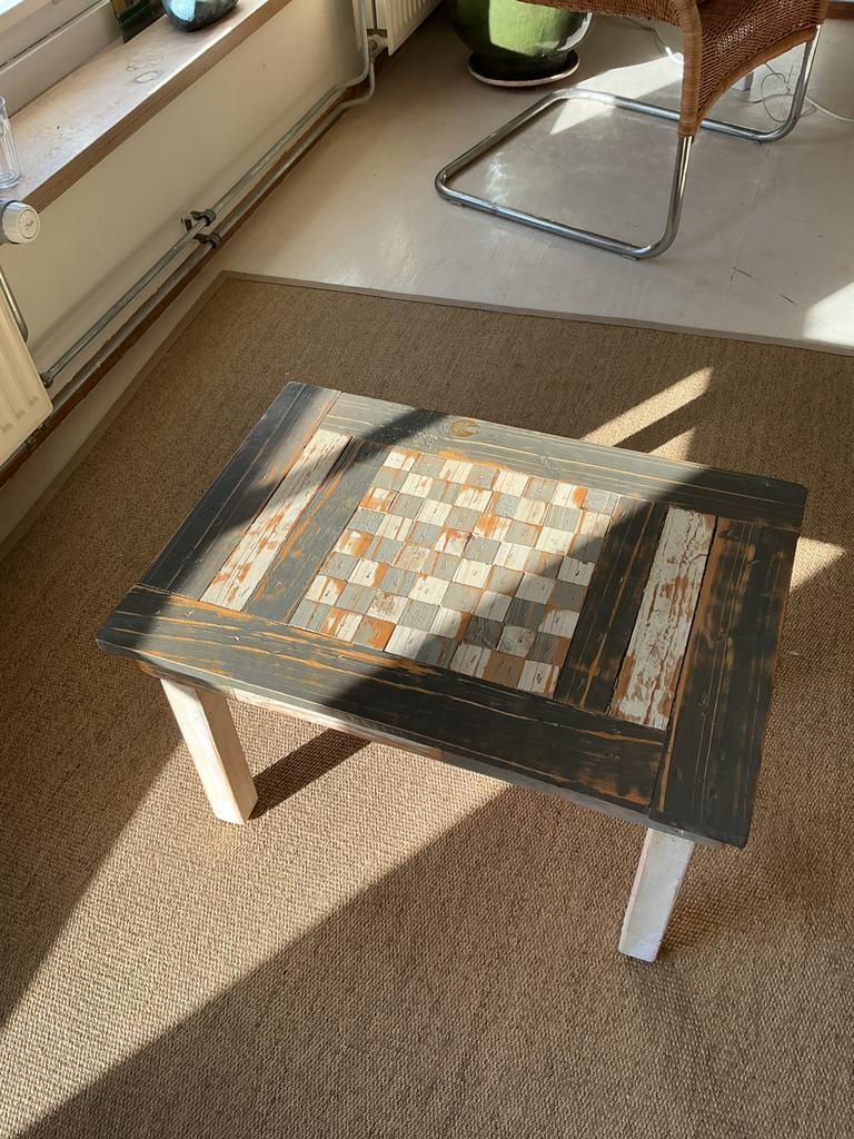 Bijzettafel of kleine salontafel, met ingelegd schaakbord, Ophalen, 50 tot 100 cm, 50 tot 100 cm, Zo goed als nieuw