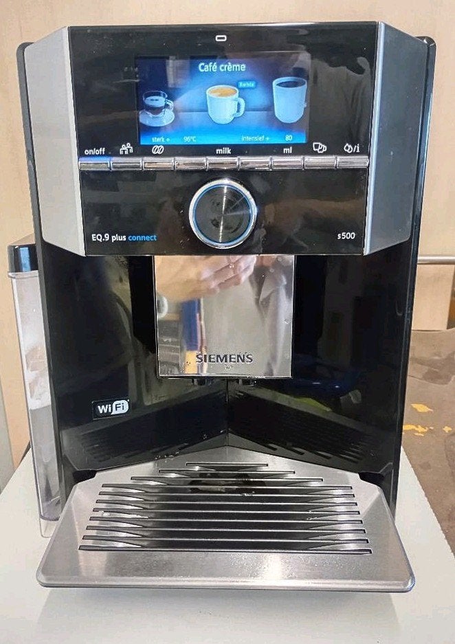 Siemens EQ.9 plus connect s500 volautomatische koffiemachine, Witgoed en Apparatuur, Afneembaar waterreservoir, Espresso apparaat