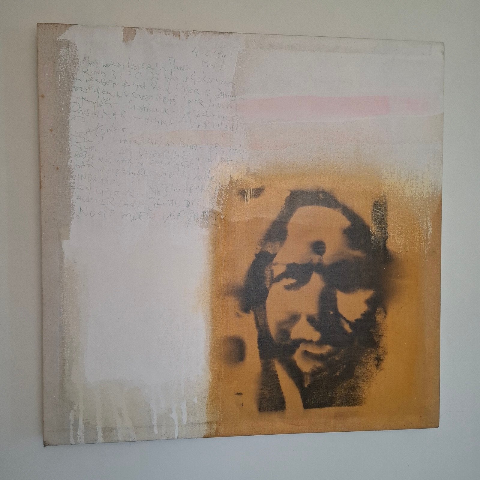 Modern schilderij met portret en tekst, Antiek en Kunst, Ophalen of Verzenden, Gemengde techniek, Op houten frame, Portret