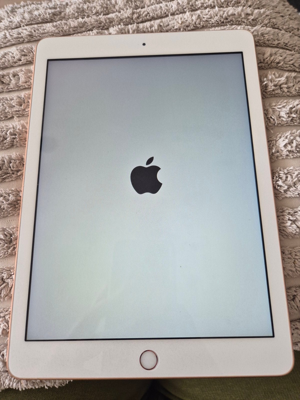 Apple iPad 6e generatie, Computers en Software, Apple iPads, Overige modellen, 32 GB, Goud, Ophalen