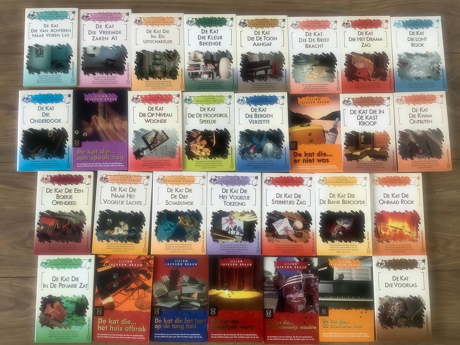30 x Lilian Jackson Braun - De kat die … ( complete serie), Boeken, Detectives, Ophalen, Gelezen