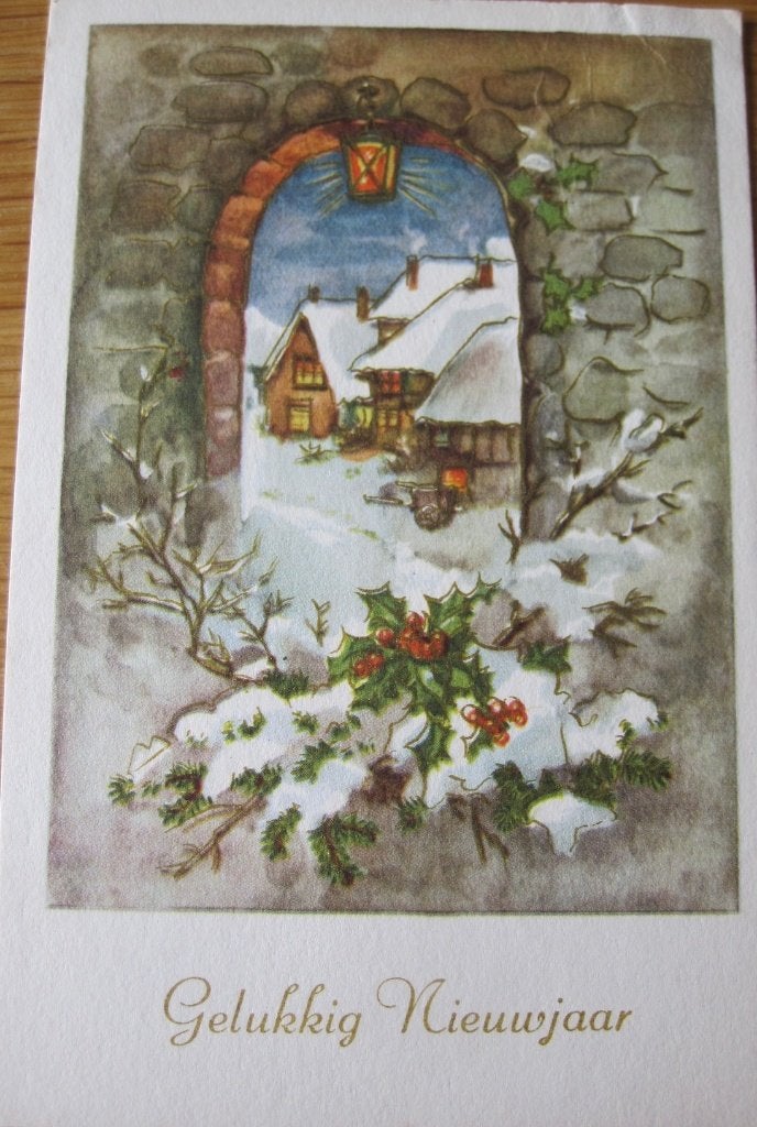 Gelukkig nieuwjaar - doorkijkje door muur met hulst - 1960, Ophalen of Verzenden, 1940 tot 1960, Gelopen, Overige thema's