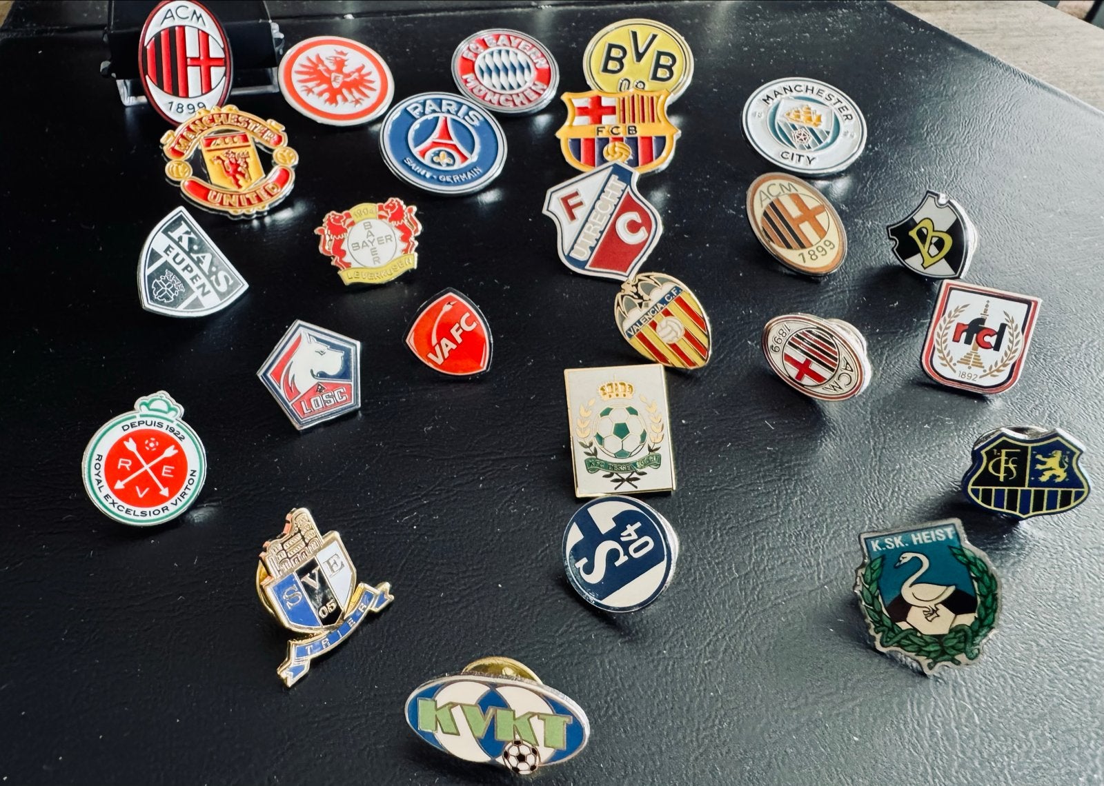 Voetbalclub Pins - Diverse Internationale Clubs, Ophalen of Verzenden, Gebruikt, Buitenlandse clubs, Overige typen