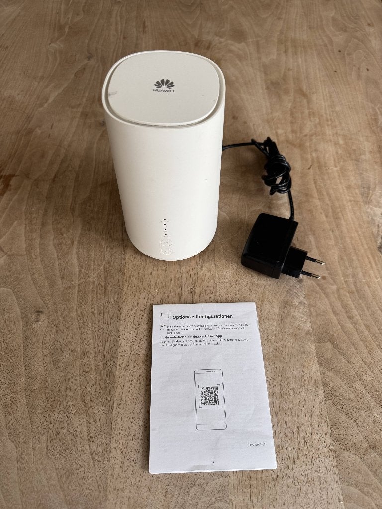 Huawei B528S Gigacube 4G router, Huawei, Router met modem, Gebruikt, Ophalen of Verzenden