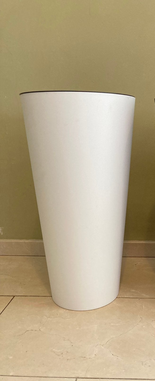 Mooie hoge kunststof witte bloempot, Ophalen, Kunststof, Rond, Binnen