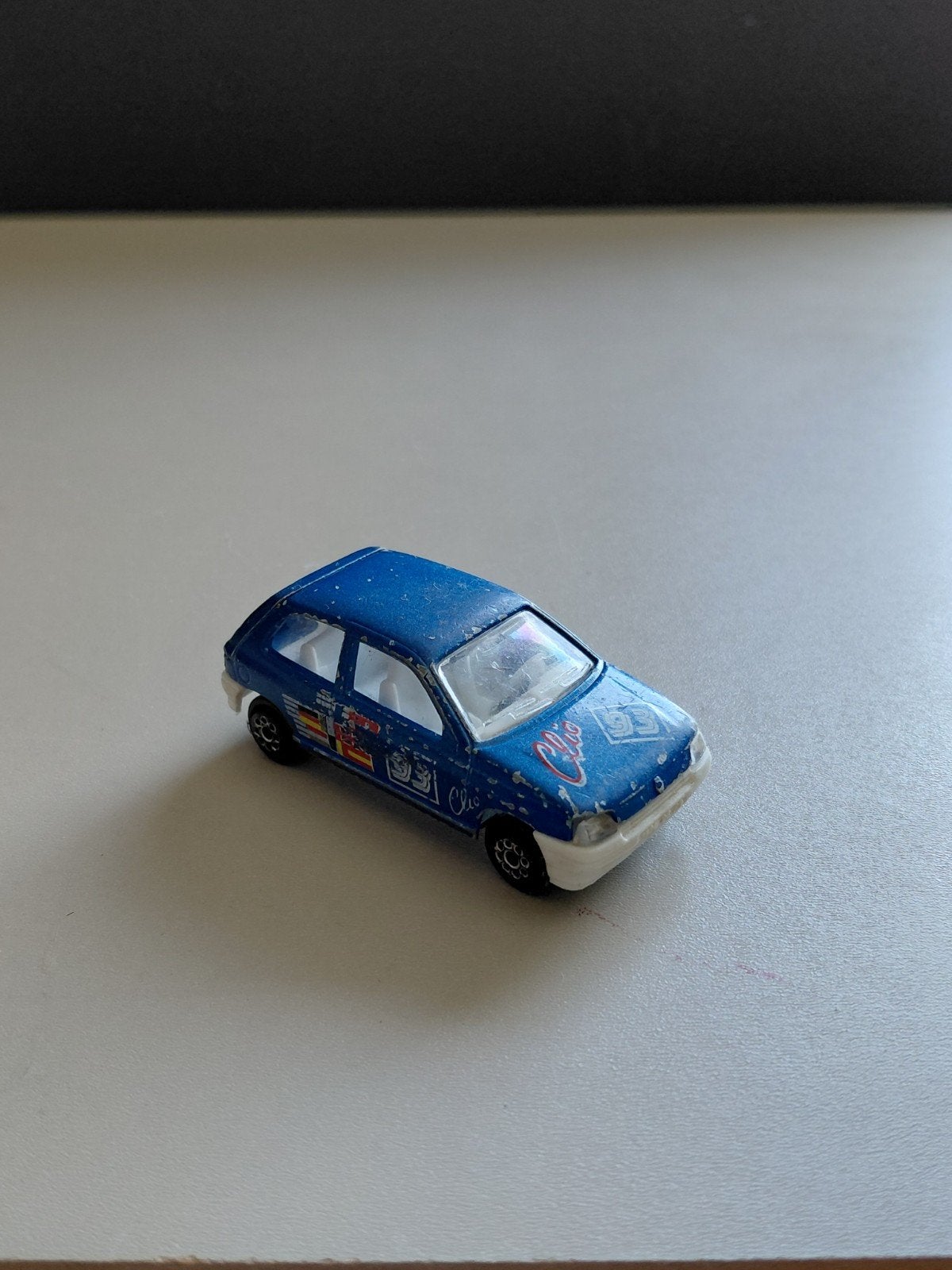 Majorette Renault Clio no.93 Wit Vlag - Donkerblauw 1:60, Ophalen of Verzenden, Gebruikt, Auto