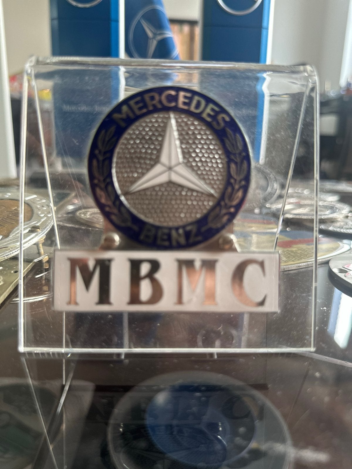 Mercedes-Benz MBMC embleem in acryl display, Ophalen of Verzenden, Zo goed als nieuw, Auto's