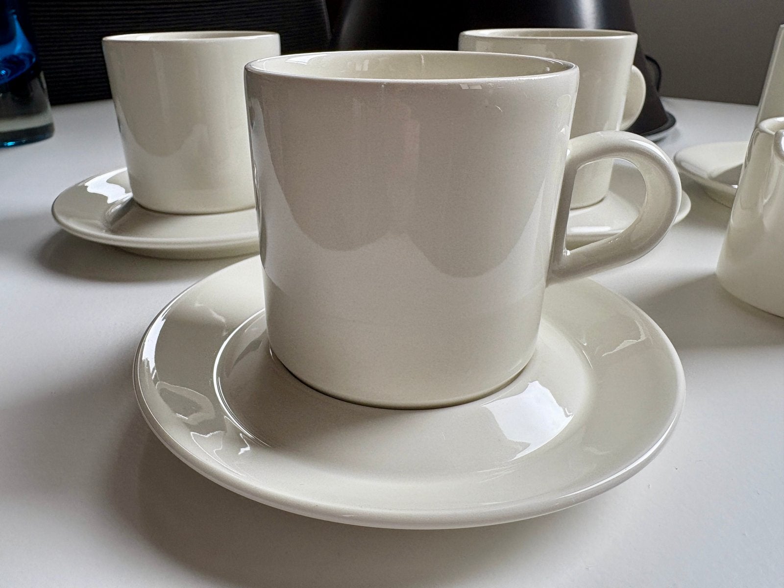Arabia Moreeni koffiekoppen 4x, Huis en Inrichting, Keuken | Servies, Ophalen, Keramiek, Zo goed als nieuw, Overige stijlen