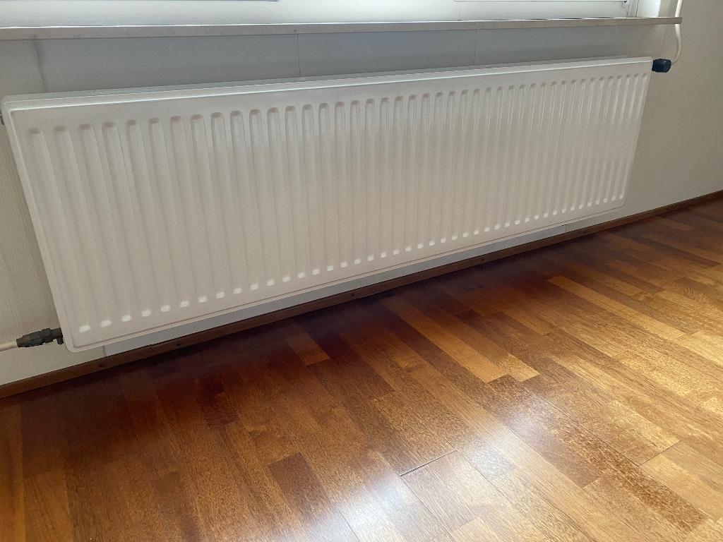 2 plaats enkelvoudige convector radiator, Ophalen, Radiator, Zo goed als nieuw, 60 tot 150 cm