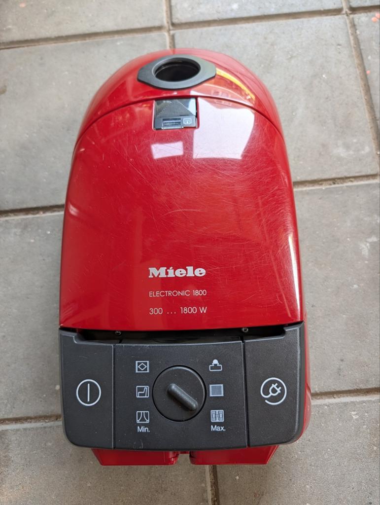 Miele stofzuiger. Zonder slang en voet., Witgoed en Apparatuur, Stofzuigers, Gebruikt, 1600 tot 2000 watt, Miele, Ophalen