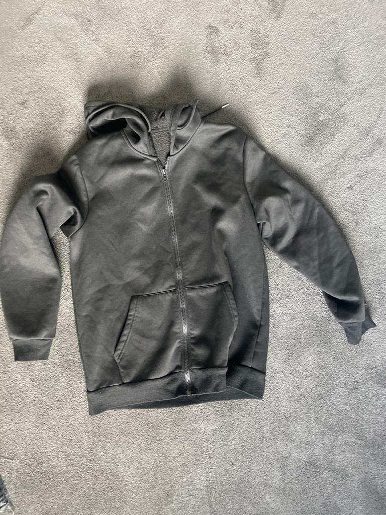 Comfortabele zwarte hoodie met rits, Kleding | Heren, Ophalen of Verzenden, Gedragen, Maat 46 (S) of kleiner, Zwart
