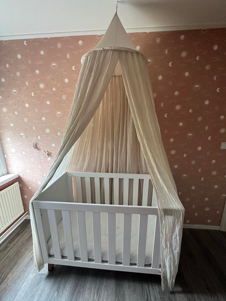 Happy Baby vintage ledikant + ABZ matras en Jollein klamboe, Ophalen, Zo goed als nieuw, Ledikant