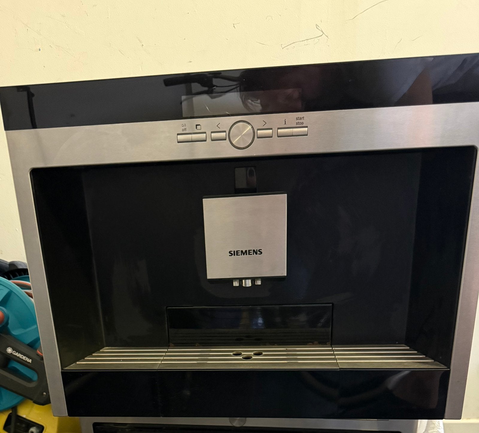 Siemens CTES31 Inbouw Koffiemachine - Defect, Ophalen, Afneembaar waterreservoir, Espresso apparaat, 10 kopjes of meer
