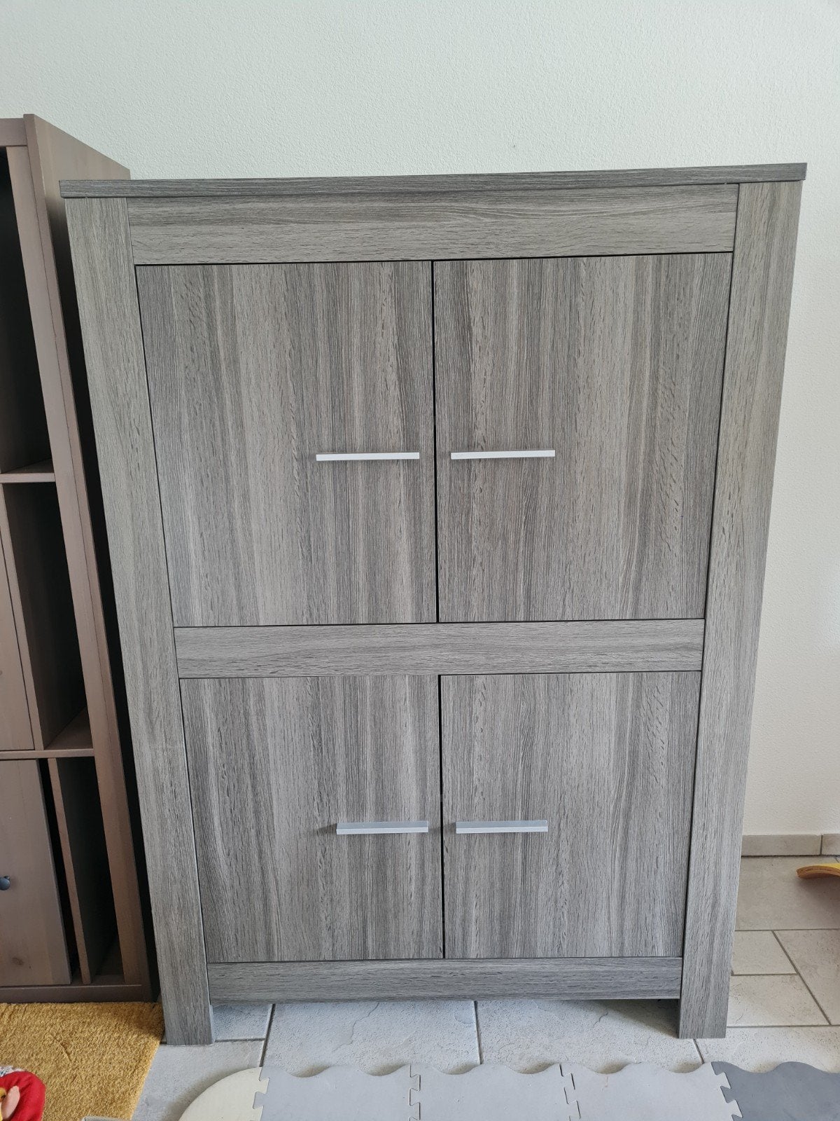Nette grijze kast - 120x170x50cm, Huis en Inrichting, Kasten | Kledingkasten, 100 tot 150 cm, Ophalen of Verzenden, Zo goed als nieuw