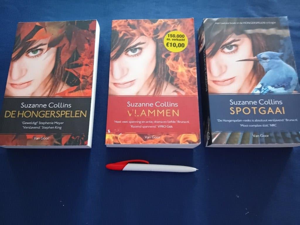 3 boeken De Hongerspelen., Boeken, Ophalen of Verzenden, Gelezen