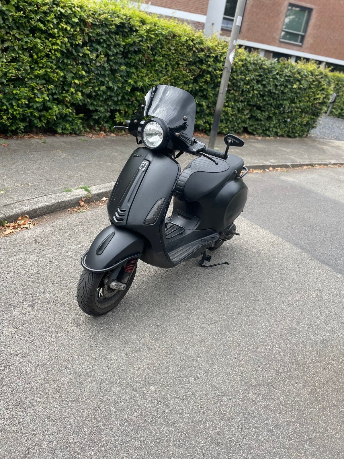 Matzwarte Vespa Sprint - Zo goed als nieuw, Ophalen, Zo goed als nieuw, Benzine, Vespa