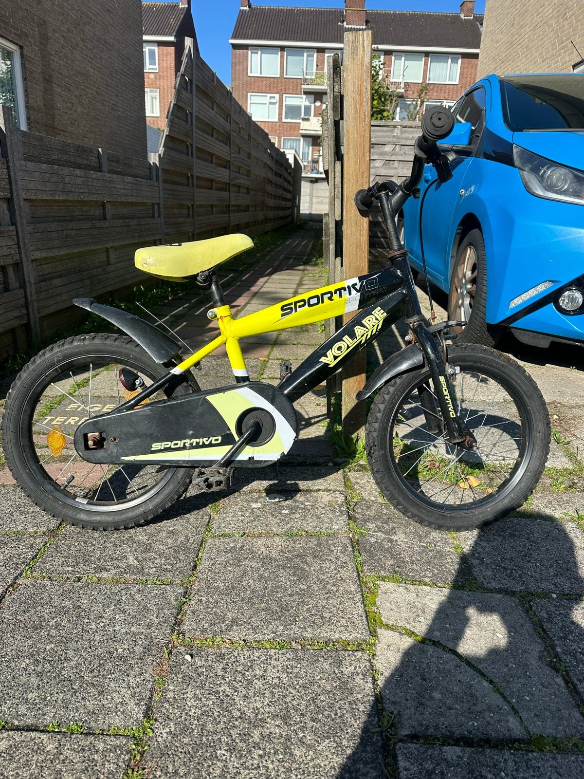 Volare Sportivo kinderfiets 16 inch - zwart/geel, Ophalen of Verzenden, Gebruikt, Terugtraprem, 16 tot 20 inch