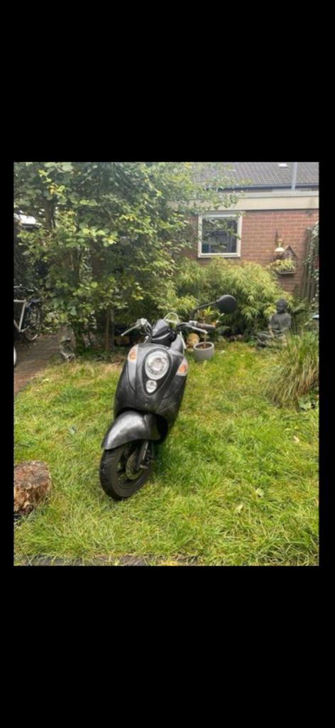 Mio blauw zo snel mogelijk weg !!, Fietsen en Brommers, Scooters | SYM, Ophalen of Verzenden, Benzine, Mio