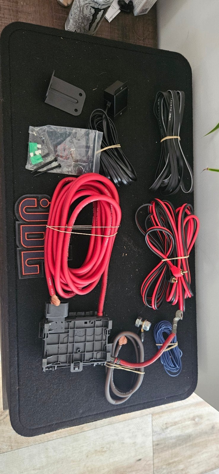 JBL Club 1200ssl  Subwoofer met versterker en bekabeling, Auto diversen, Autoradio's, Ophalen of Verzenden, Gebruikt