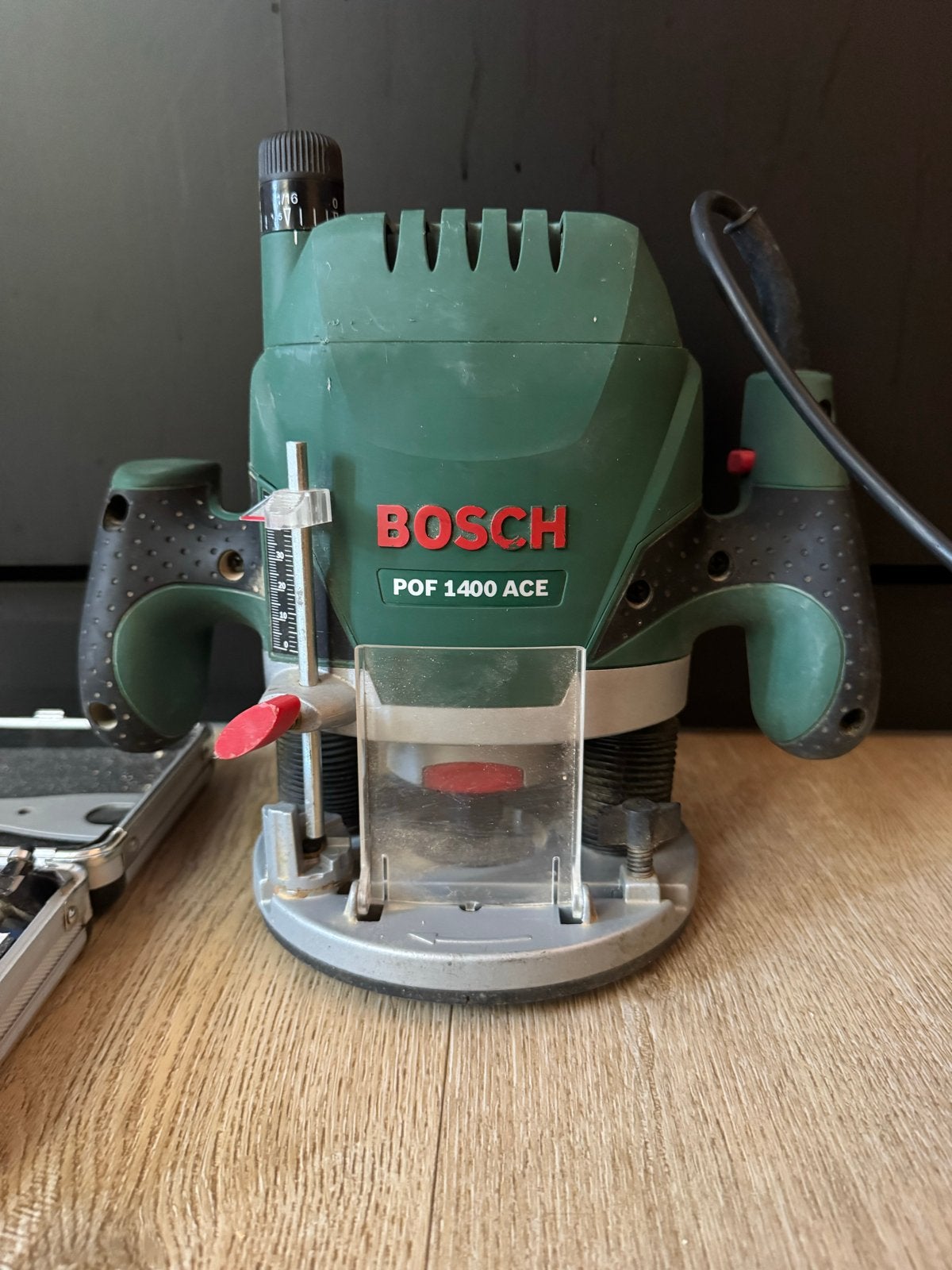 Bosch POF 1400 ACE Bovenfrees -, Doe-het-zelf en Verbouw, Ophalen of Verzenden, Zo goed als nieuw, Elektrisch, Bovenfrees