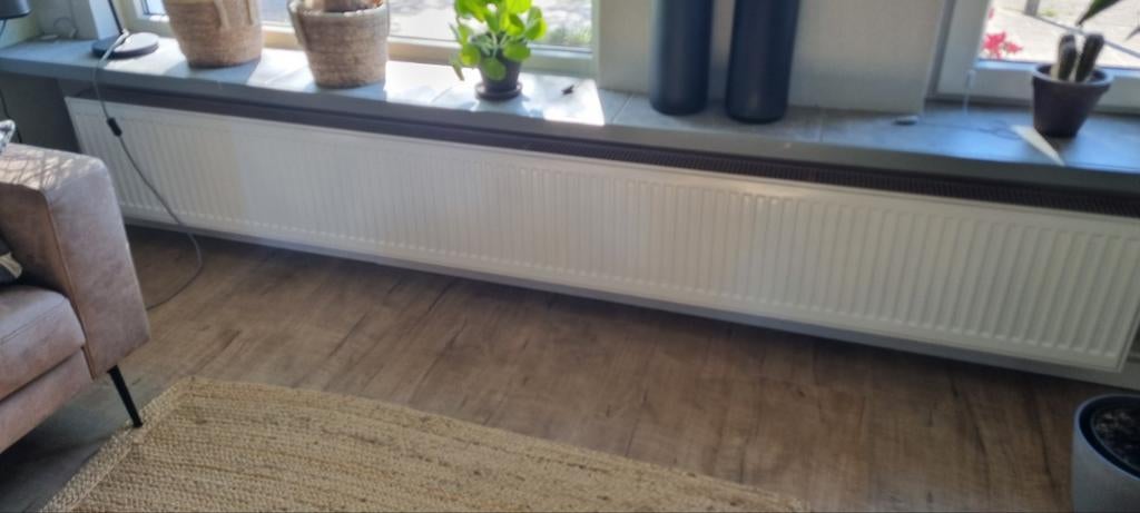Radiator R22 3000x400 compleet met ophangbeugels en kraan, Ophalen, Zo goed als nieuw