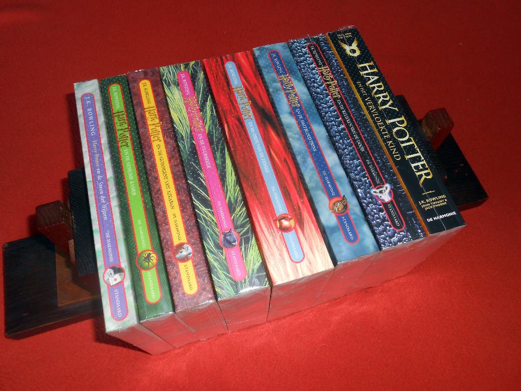 Harry Potter 1 t/m 8, complete reeks, softcover, Boeken, Ophalen of Verzenden, Zo goed als nieuw, Fictie algemeen